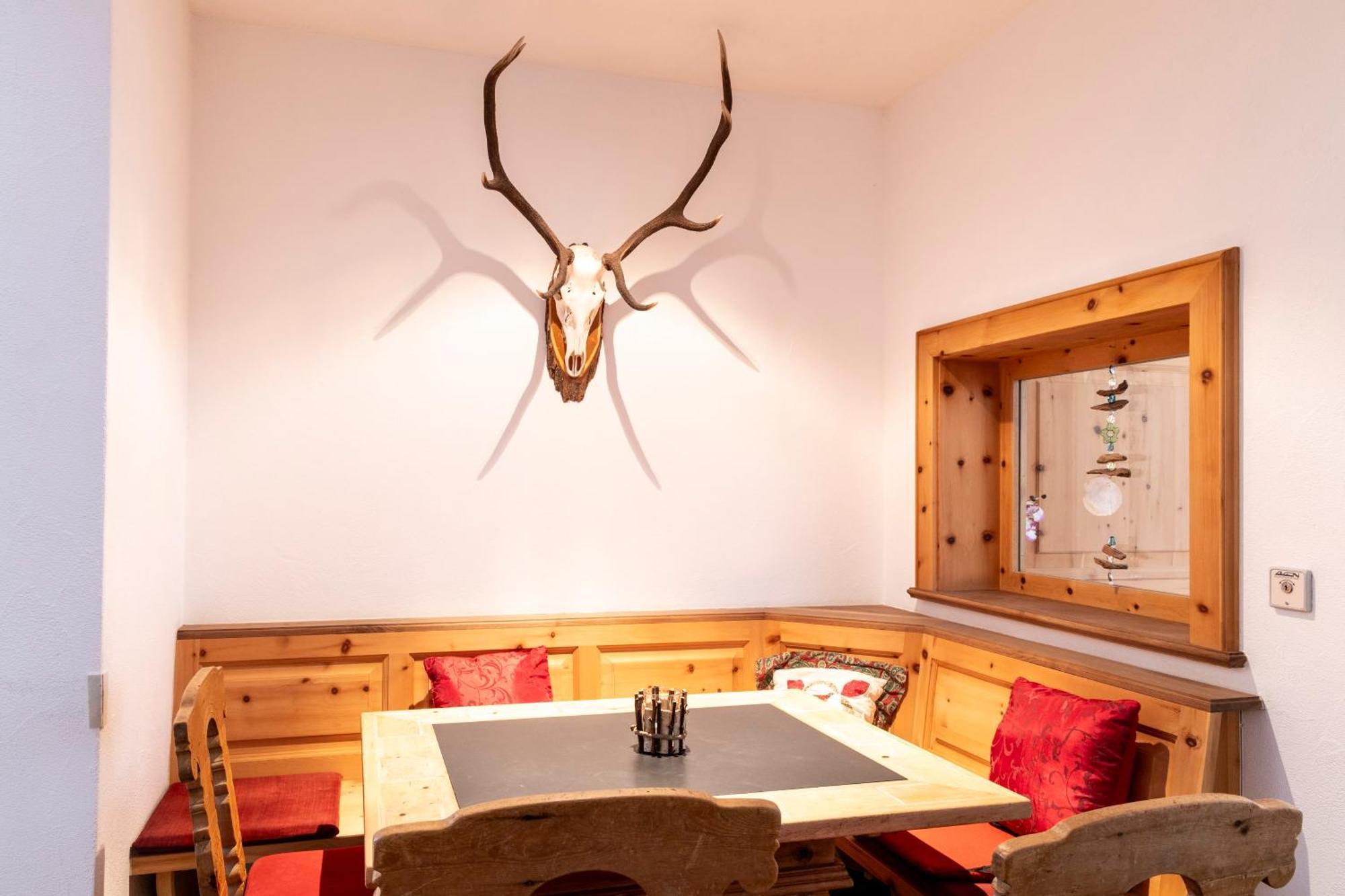 Hotel Chesa Grischa Sils Baselgia Buitenkant foto